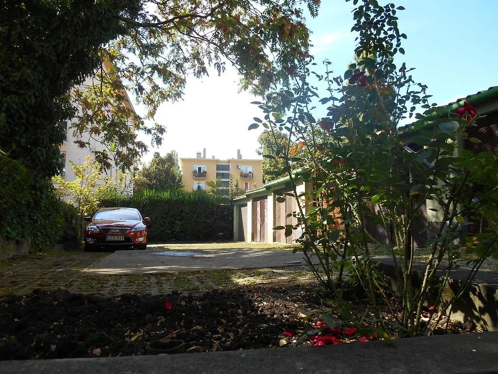 Bogarti Apartman Apartment Eger Hungary